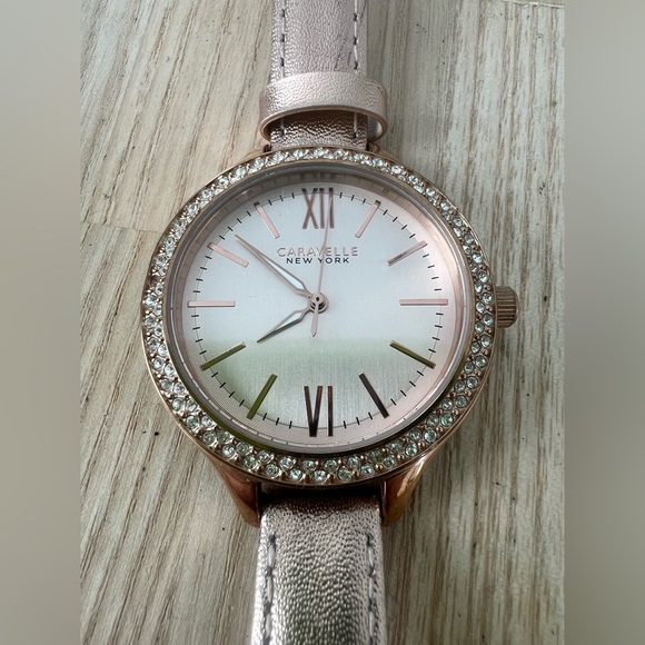 Caravelle New York ladies rose gold tone metallic dress watch NEW BATTERY - Picture 1 of 10